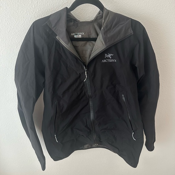 Arc'teryx Jackets & Blazers - Arcteryx raincoat